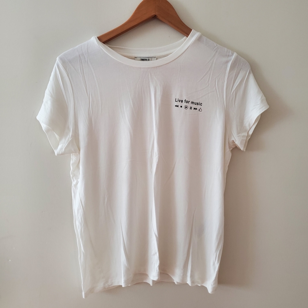 BNWOT Forever21 white live for music graphic tshirt large